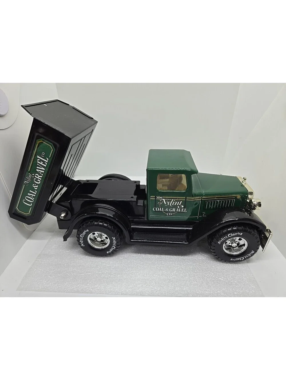 NYLINT COAL AND GRAVEL 1990 CLASSIC COLLECTOR SERIES 3050 DUMP TRUCK.